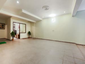 thumbnail: Hallway