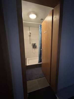 thumbnail: Shared bathroom