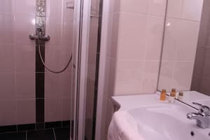 thumbnail: Bathroom shower