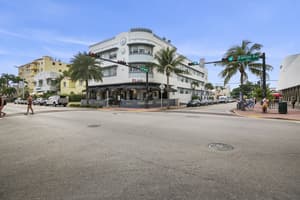 thumbnail: Front of property