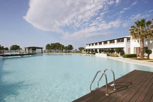 thumbnail: Outdoor pool