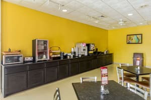 thumbnail: Breakfast area