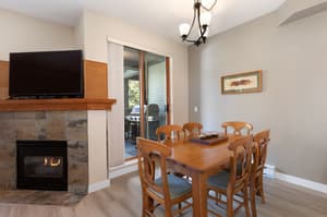 thumbnail: Dining room