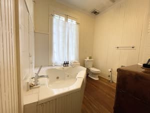 thumbnail: Front of property