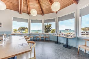 thumbnail: Restaurant