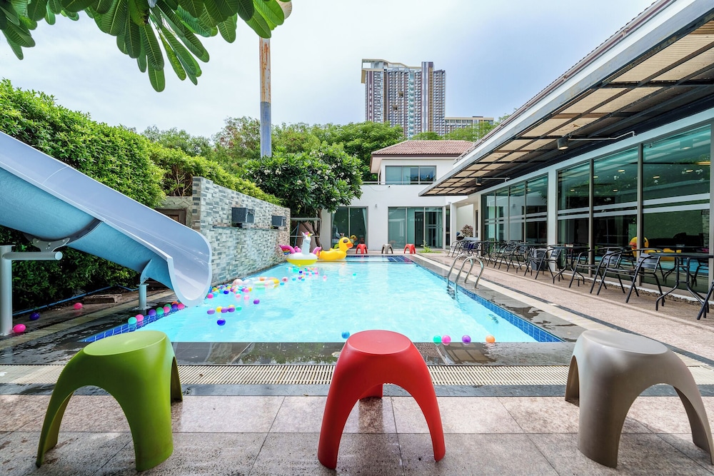 Private pool