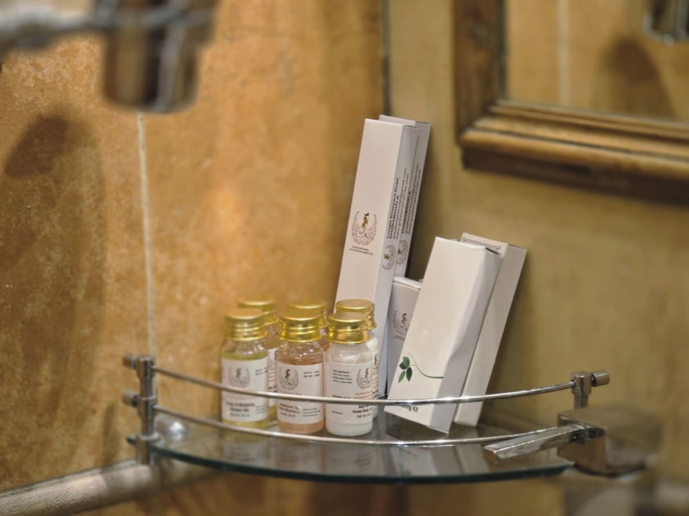 Bathroom amenities