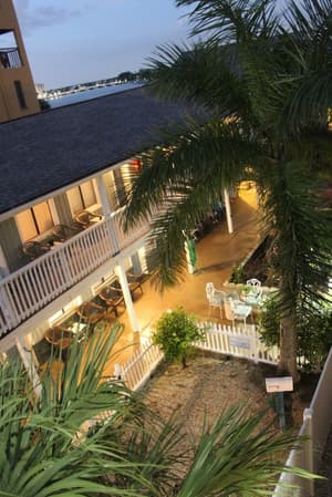 thumbnail: Exterior detail