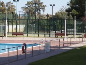 thumbnail: Outdoor pool