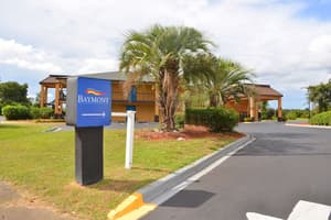 thumbnail: Exterior
