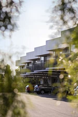 thumbnail: Exterior detail