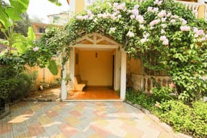 thumbnail: Property entrance