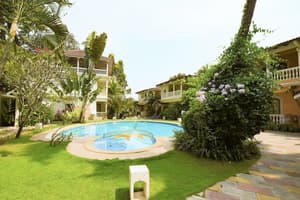 thumbnail: Outdoor pool