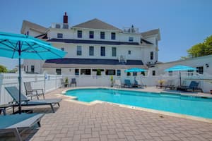 thumbnail: Outdoor pool