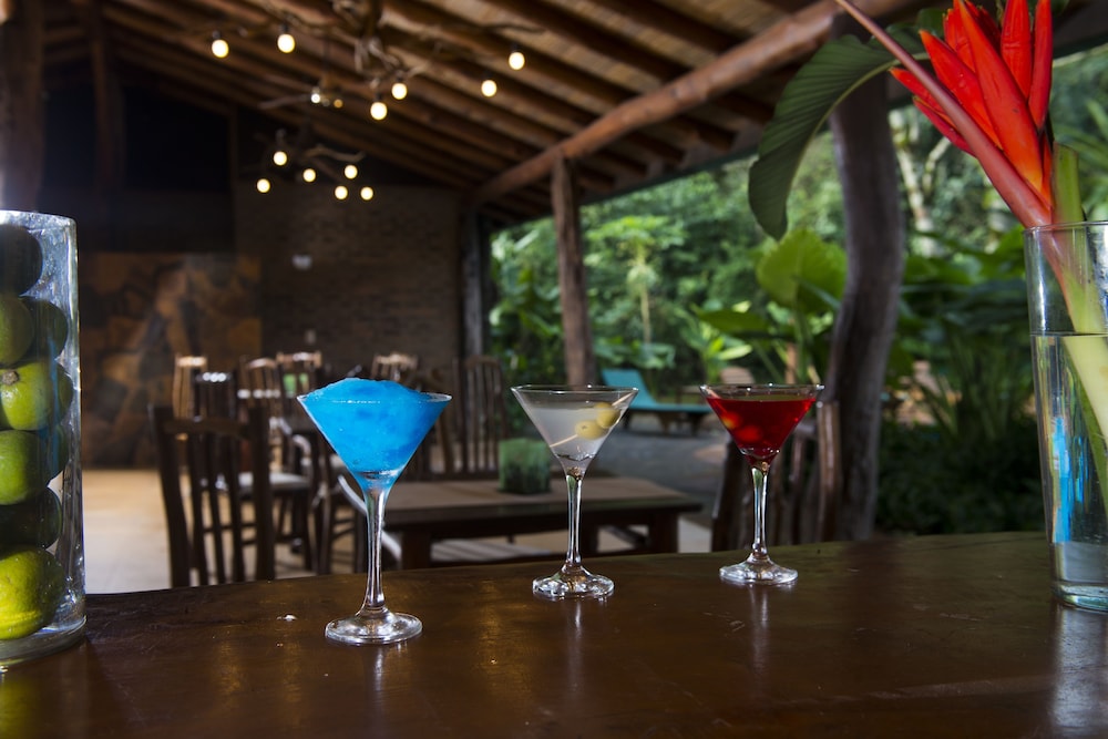 Poolside bar