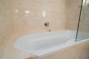 thumbnail: Deep soaking bathtub