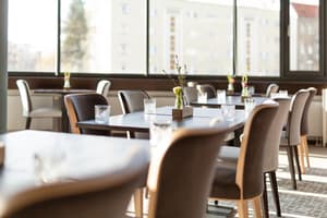 thumbnail: Restaurant