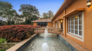 thumbnail: Exterior