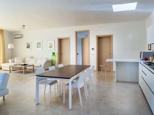 thumbnail: In-room dining