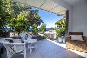 thumbnail: Outdoor dining
