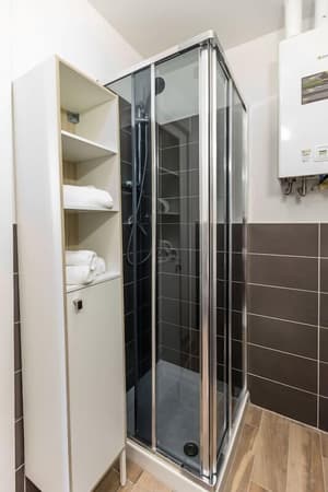 thumbnail: Bathroom shower