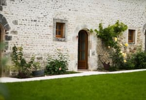 thumbnail: Exterior