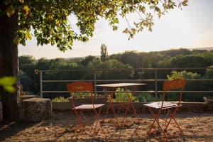 thumbnail: Outdoor dining