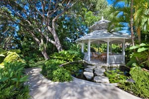 thumbnail: Property grounds