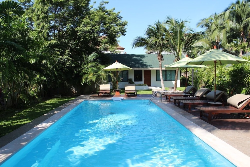 Private pool