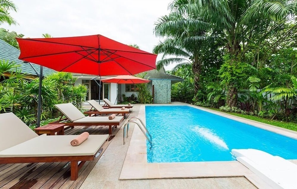 Private pool