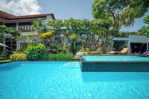 thumbnail: Outdoor pool