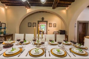thumbnail: In-room dining