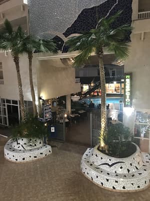 thumbnail: Lobby sitting area
