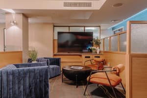 thumbnail: Lobby sitting area