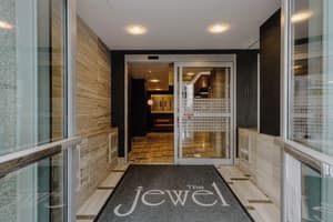 thumbnail: Front of property