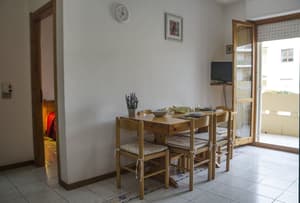 thumbnail: In-room dining