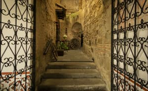 thumbnail: Courtyard