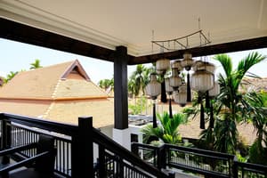 thumbnail: Exterior
