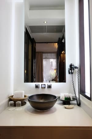 thumbnail: Bathroom