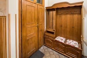 thumbnail: Interior entrance