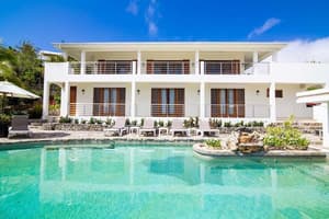 thumbnail: Outdoor pool