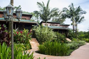thumbnail: Exterior detail