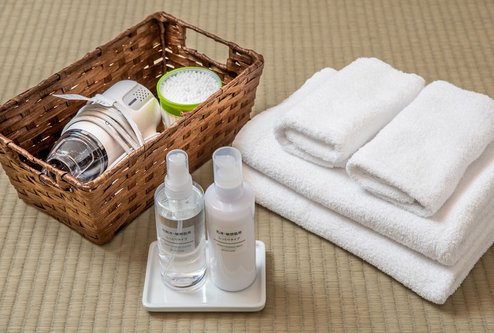 Bathroom amenities