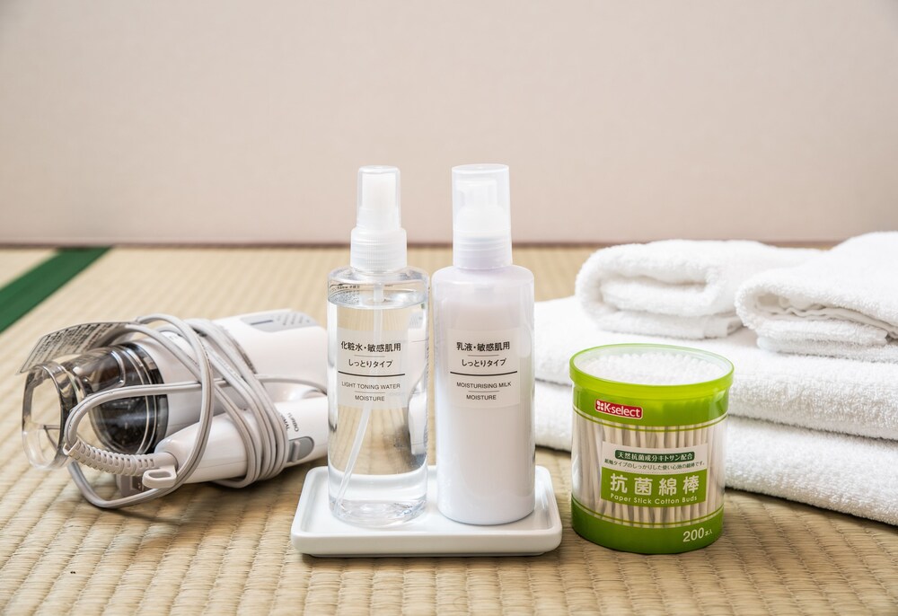 Bathroom amenities