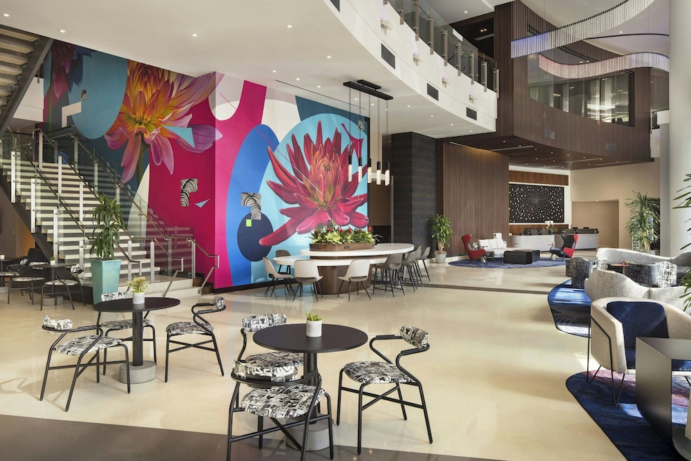 Lobby lounge