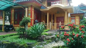 thumbnail: Exterior