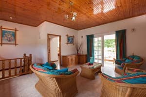 thumbnail: Interior entrance