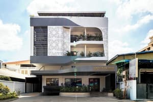 thumbnail: Exterior