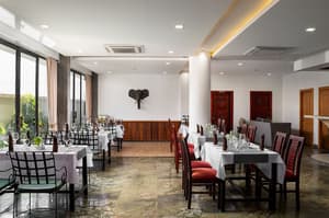 thumbnail: Restaurant