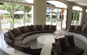thumbnail: Lobby sitting area